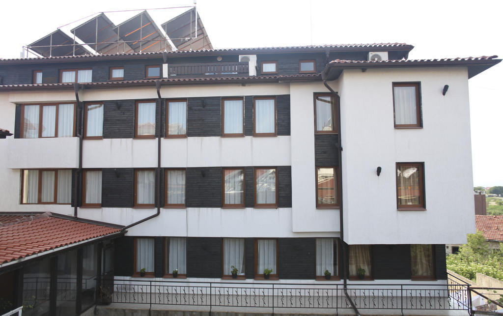 Laguna Hotel 2*